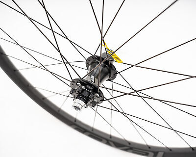 Specialized Traverse Carbon Wheelset 27.5 148 Carb/blk - Image 2